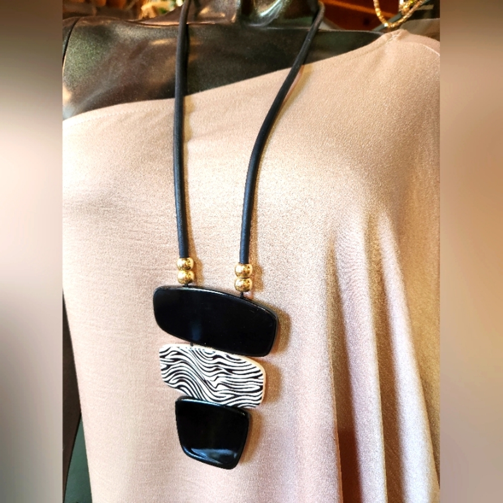 Zebra print Statement Necklace - Reversible😍 - Picture 16 of 16
